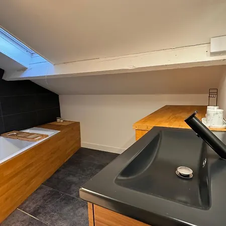 Avec Vue A Pontaillac Daire *